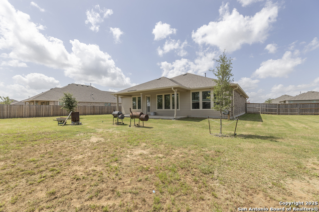 Listing photo id 28 for 9307 Madler