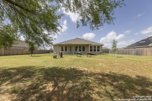 Listing photo id 30 for 9307 Madler