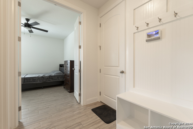 Listing photo id 4 for 9307 Madler