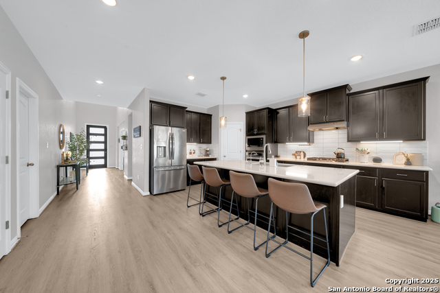 Image 10 of 37 For 727 Navarro  