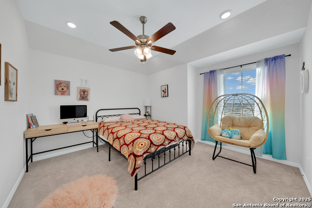 Image 26 of 37 For 727 Navarro  