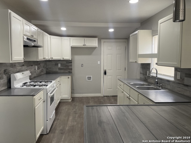 Image 2 of 11 For 2818 El Paso