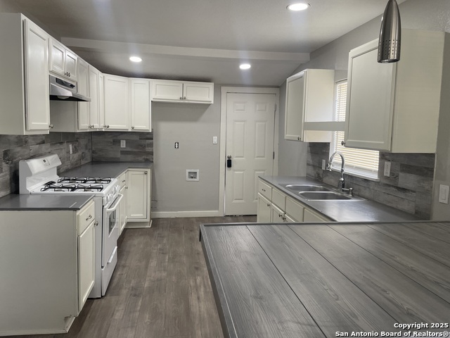 Image 4 of 11 For 2818 El Paso