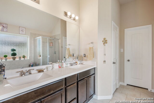 Image 16 of 27 For 418 Woodside