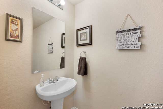 Image 20 of 27 For 418 Woodside