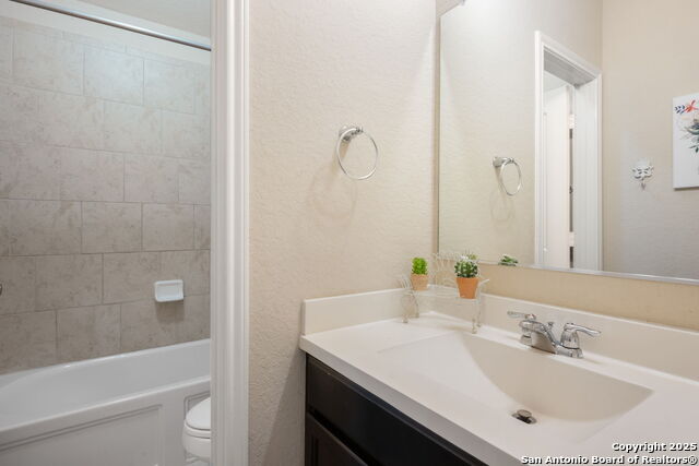 Image 24 of 27 For 418 Woodside