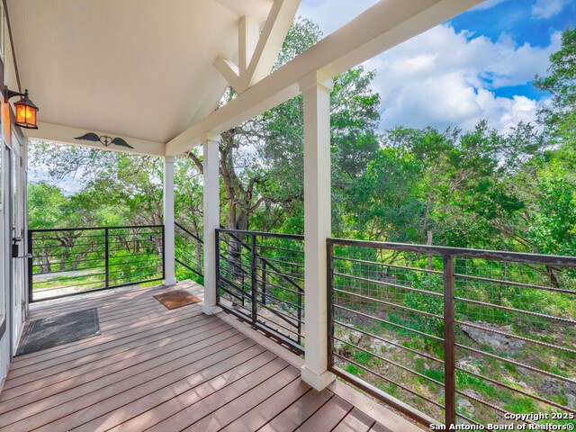 Image 21 of 35 For 191 Shallow Springs Dr