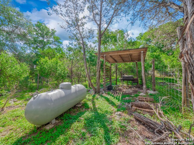 Image 23 of 35 For 191 Shallow Springs Dr