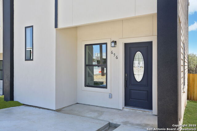 Image 2 of 25 For 650 Canyon Circle Drive
