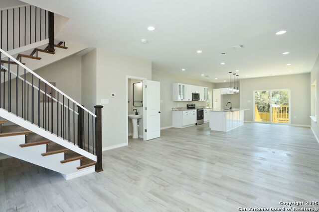 Image 4 of 25 For 650 Canyon Circle Drive