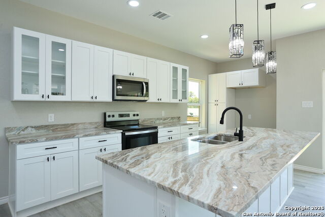 Image 5 of 25 For 650 Canyon Circle Drive