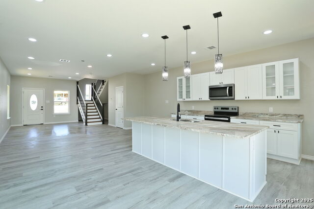 Image 6 of 25 For 650 Canyon Circle Drive