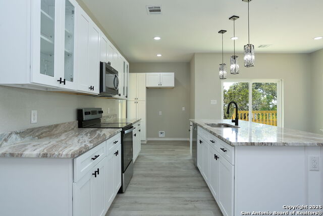 Image 7 of 25 For 650 Canyon Circle Drive