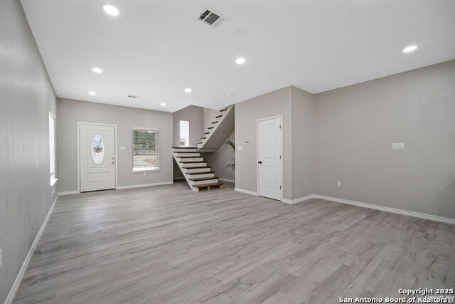 Image 11 of 30 For 662 Canyon Circle Drive