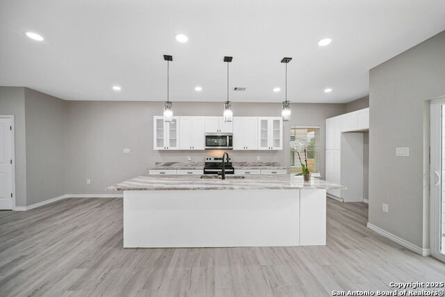 Image 13 of 30 For 662 Canyon Circle Drive