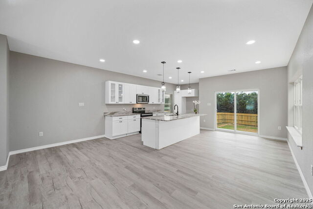 Image 16 of 30 For 662 Canyon Circle Drive
