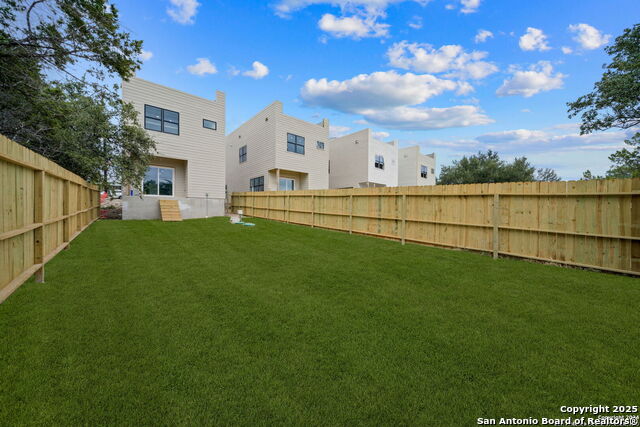 Image 3 of 30 For 662 Canyon Circle Drive