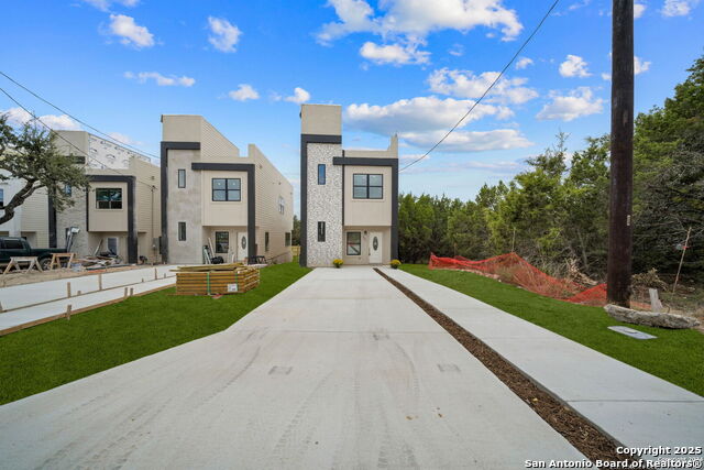 Image 4 of 30 For 662 Canyon Circle Drive