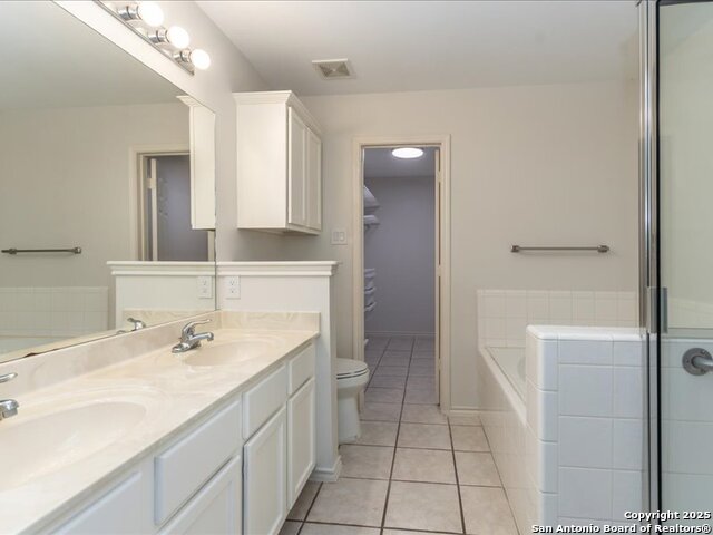 Image 9 of 16 For 7702 Wexford Sq