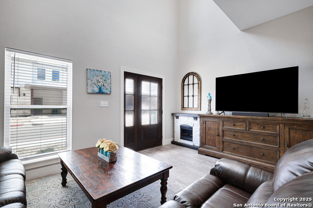 Image 4 of 24 For 2122 Paniolo Dr