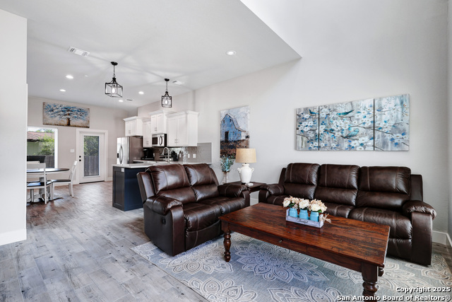 Image 5 of 24 For 2122 Paniolo Dr