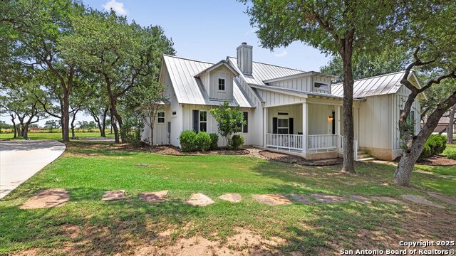 Listing photo id 0 for 2730 Beaver