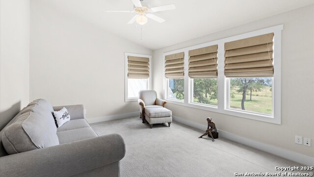 Listing photo id 21 for 2730 Beaver