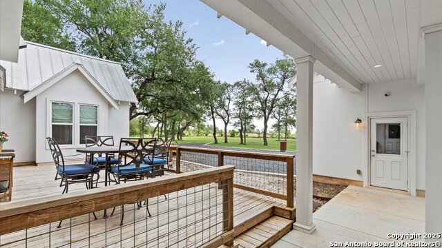 Listing photo id 25 for 2730 Beaver