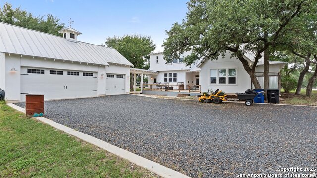 Listing photo id 27 for 2730 Beaver