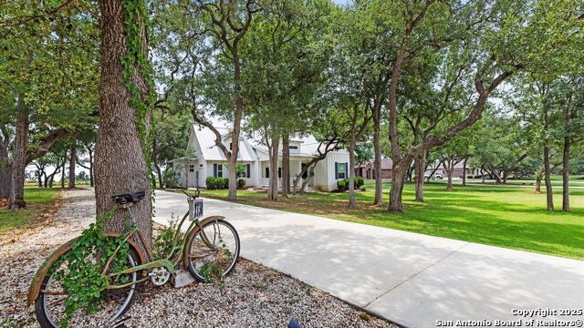 Listing photo id 1 for 2730 Beaver