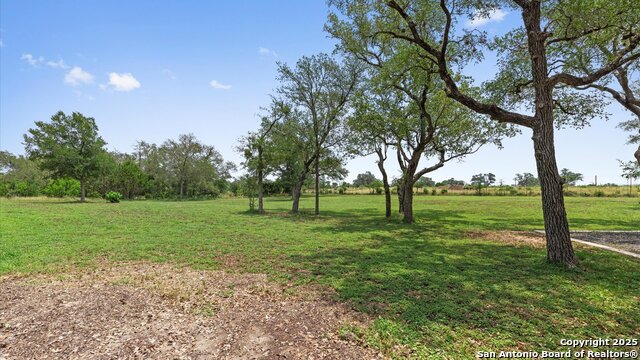 Listing photo id 31 for 2730 Beaver