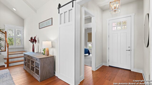 Listing photo id 2 for 2730 Beaver