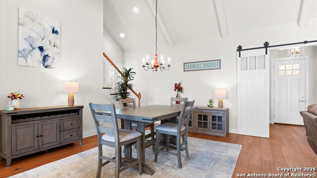 Listing photo id 5 for 2730 Beaver