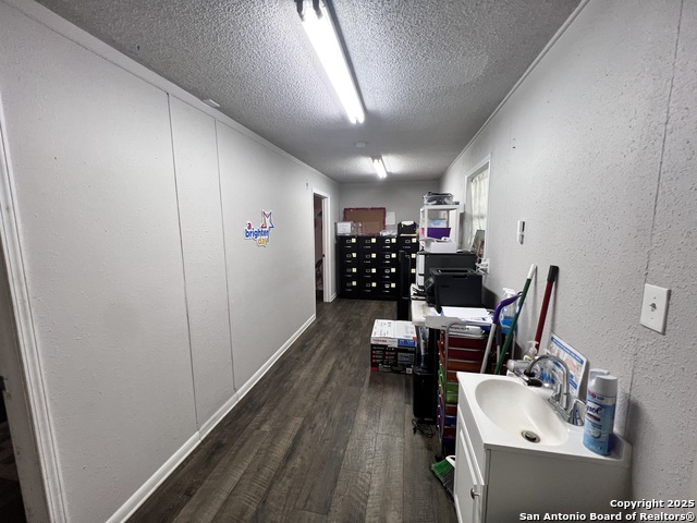 Image 14 of 16 For 2910 Hillcrest