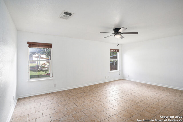 Listing photo id 11 for 7831 Mainland Woods