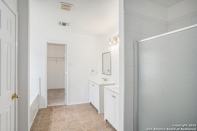 Listing photo id 17 for 7831 Mainland Woods