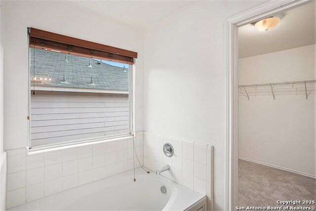 Listing photo id 18 for 7831 Mainland Woods