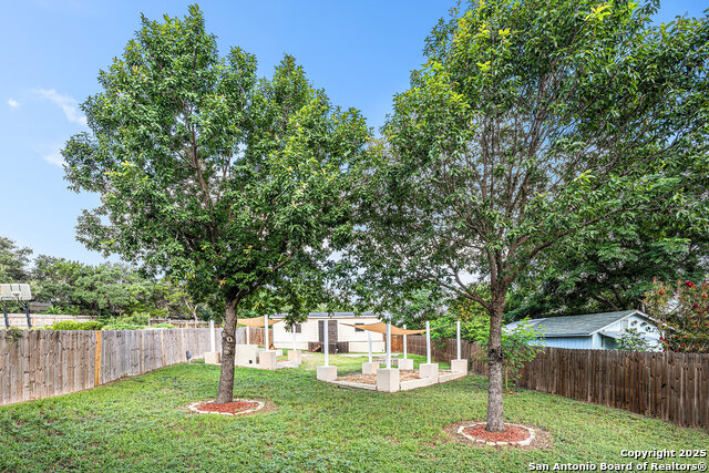 Listing photo id 25 for 7831 Mainland Woods