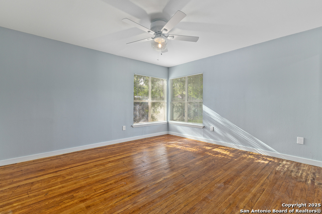 Listing photo id 8 for 534 Cicero  