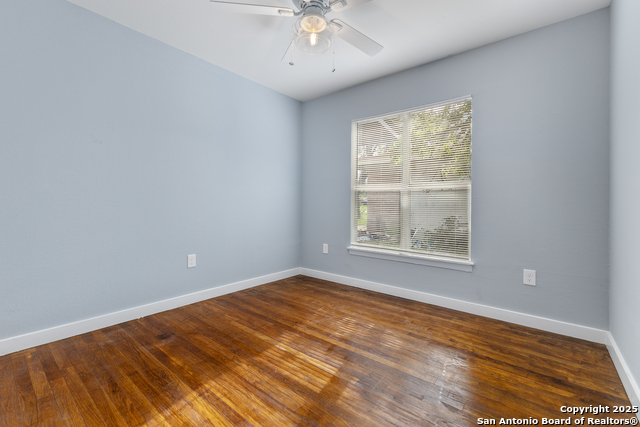 Listing photo id 11 for 534 Cicero  