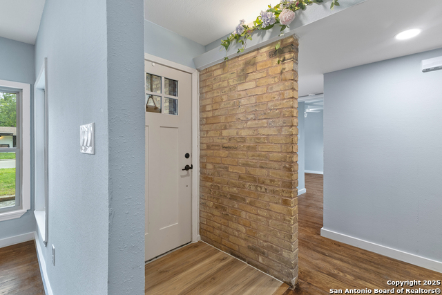 Listing photo id 0 for 534 Cicero  