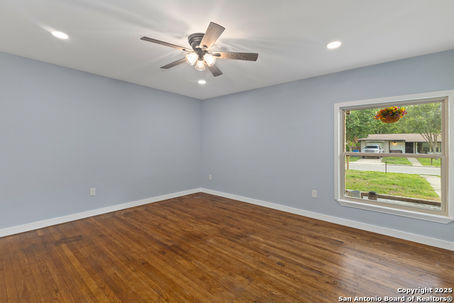 Listing photo id 1 for 534 Cicero  