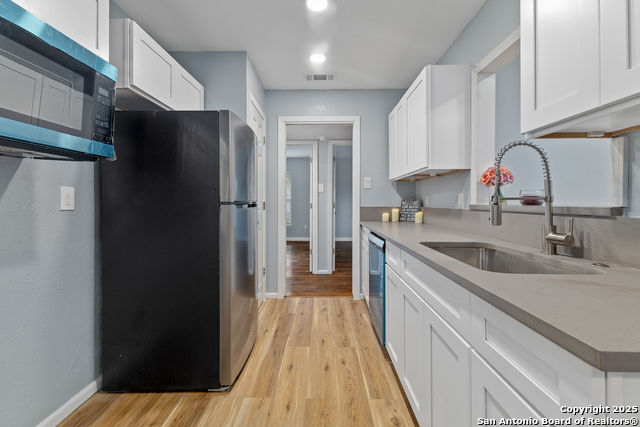 Listing photo id 5 for 534 Cicero  