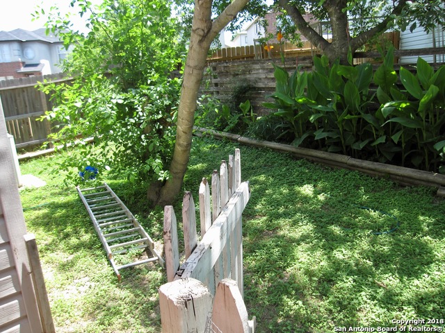 Image 7 of 12 For 115 Mclennan Oak