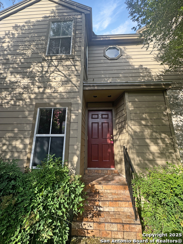 210 Circle St 05