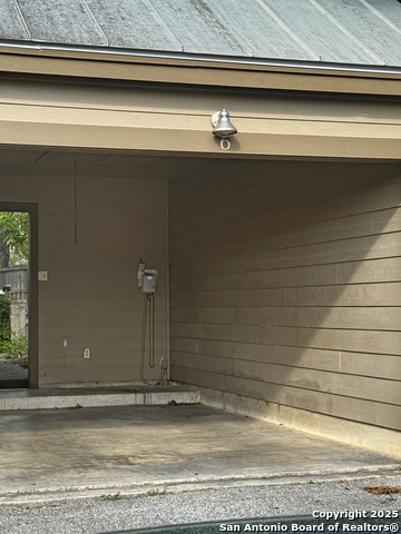 Listing photo id 17 for 210 Circle St 05