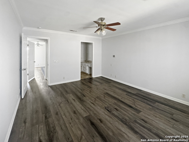 Listing photo id 2 for 210 Circle St 05