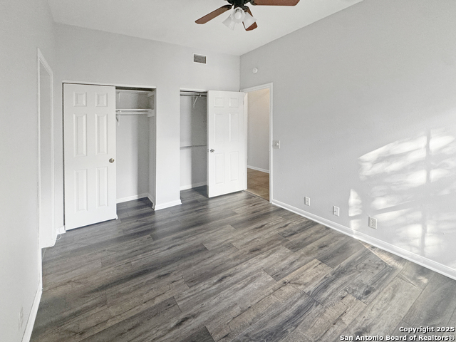 Listing photo id 5 for 210 Circle St 05