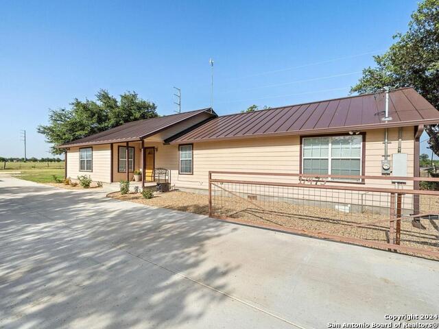 Details for 17475 Fm 463, Natalia, TX 78059