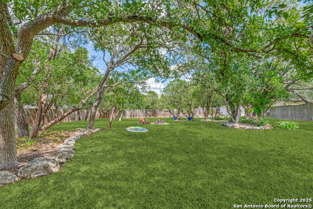 Image 20 of 27 For 8711 Ridge Cliff